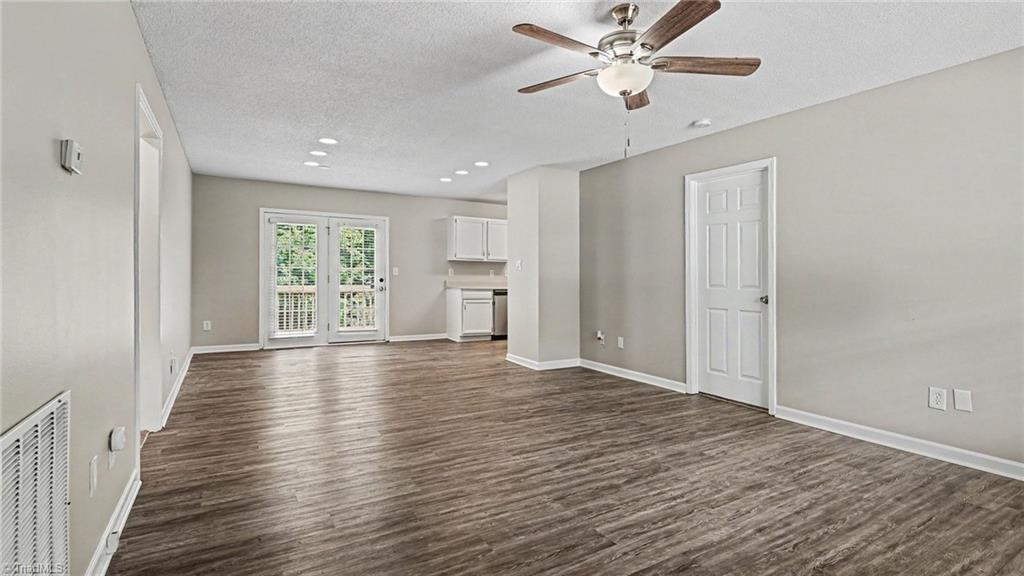 2 Leaf Ridge Court Thomasville, NC 27360 - Photo 4 of 18