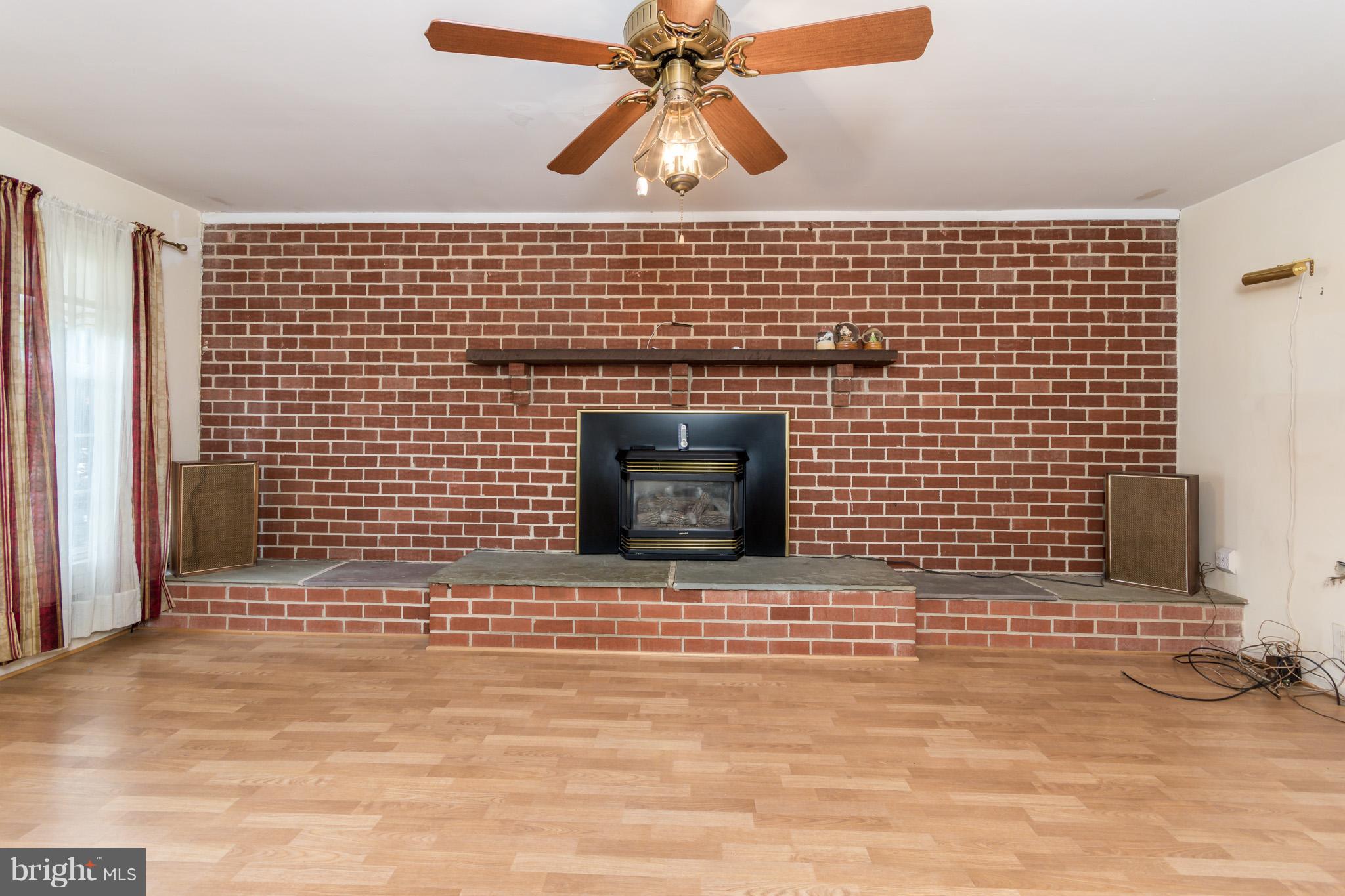 14405 Ansted Road Silver Spring, MD 20905 - Photo 15 of 26 Family Room