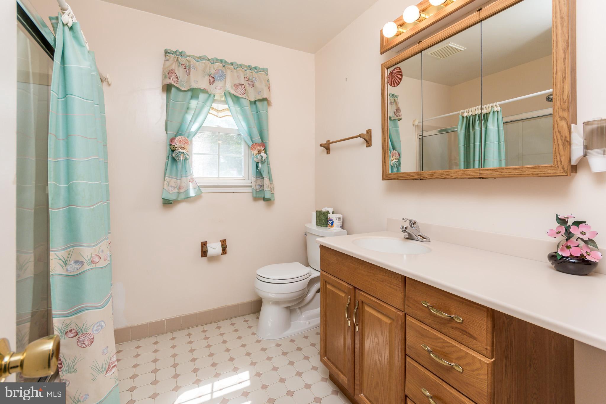 14405 Ansted Road Silver Spring, MD 20905 - Photo 21 of 26 Bath
