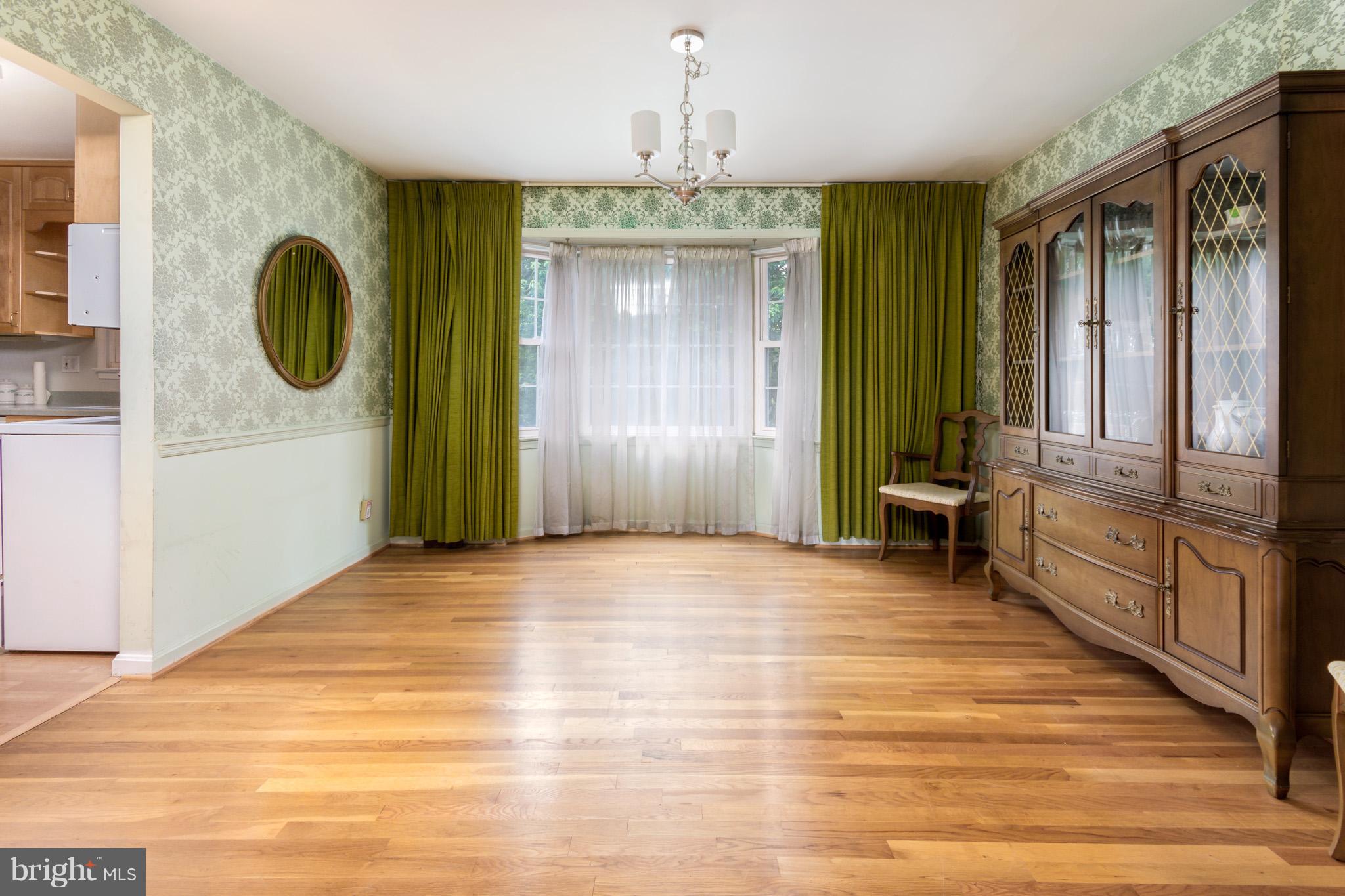 14405 Ansted Road Silver Spring, MD 20905 - Photo 7 of 26 Dining Room
