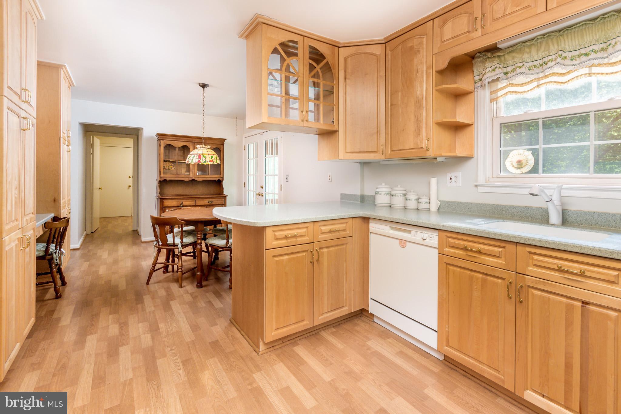 14405 Ansted Road Silver Spring, MD 20905 - Photo 8 of 26 Kitchen