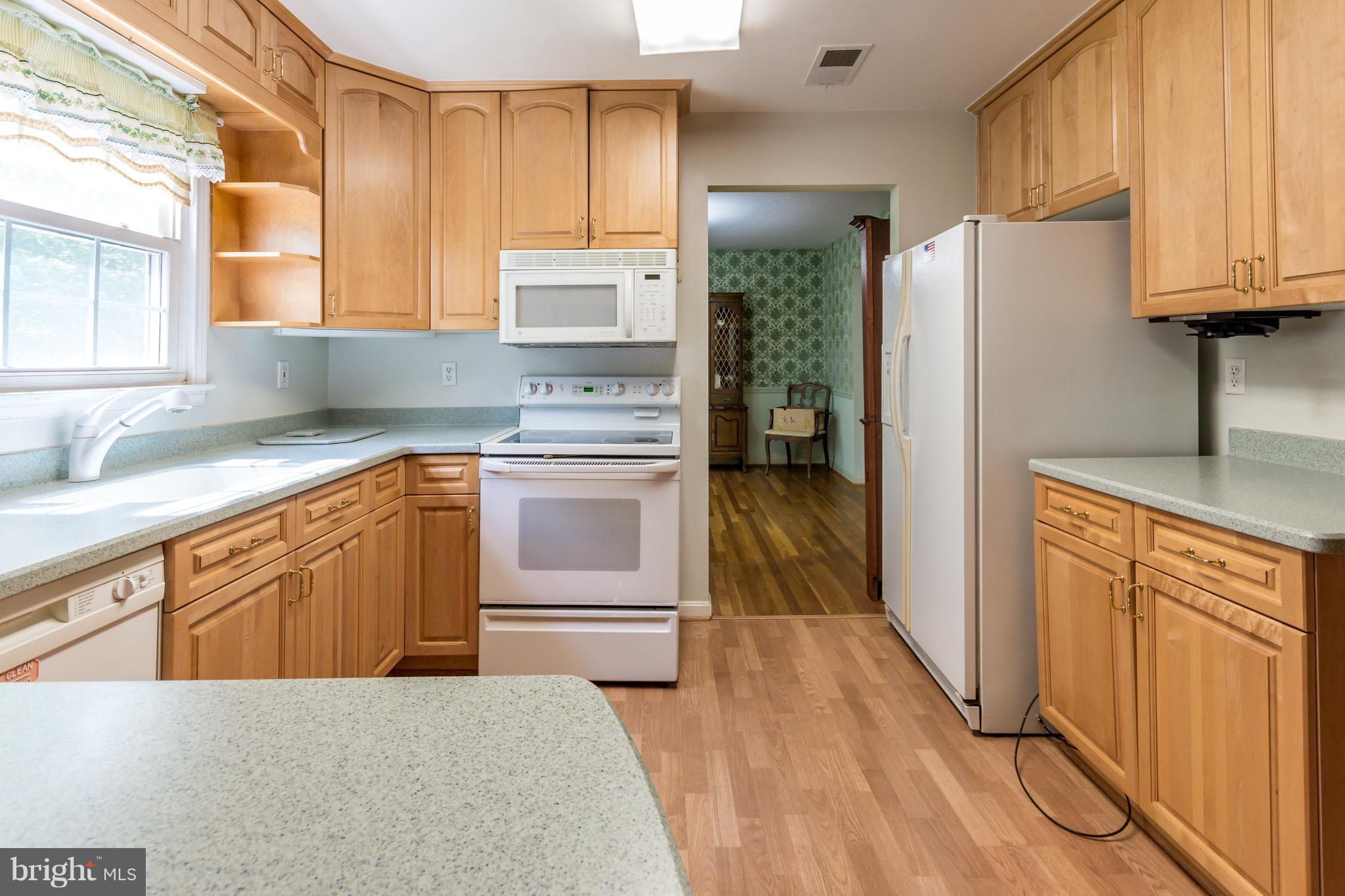 14405 Ansted Road Silver Spring, MD 20905 - Photo 10 of 26 Kitchen