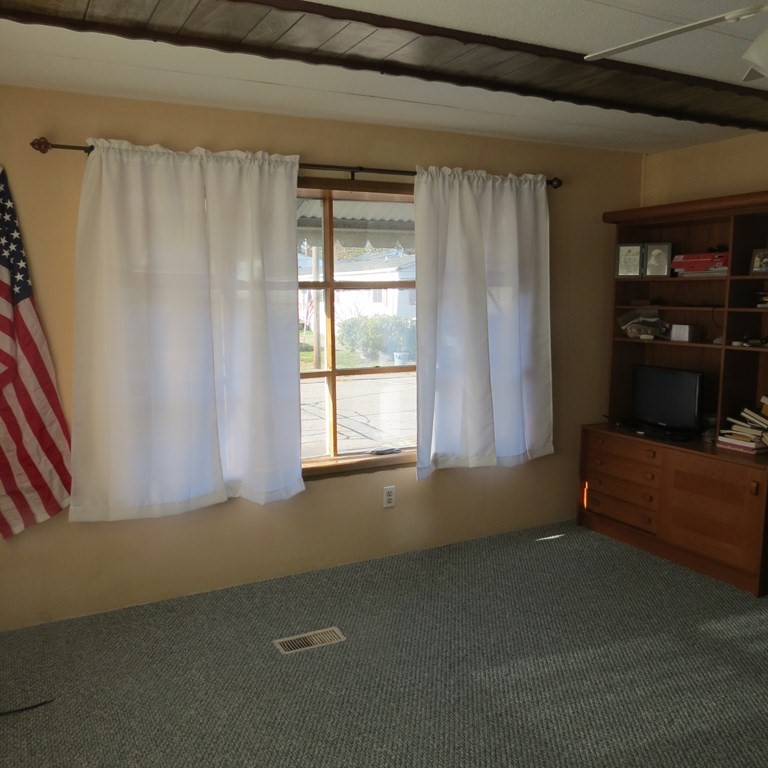 66 Holly Road Taunton, MA 02780 - Photo 8 of 24 Gallery Image 8