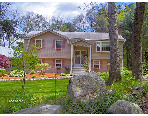 84 Hunt Road Chelmsford, MA 01824 - Photo 2 of 19