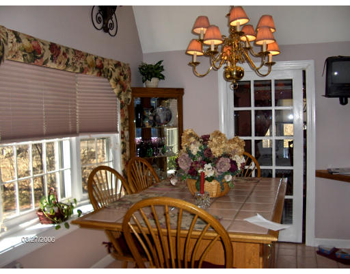 84 Hunt Road Chelmsford, MA 01824 - Photo 10 of 19