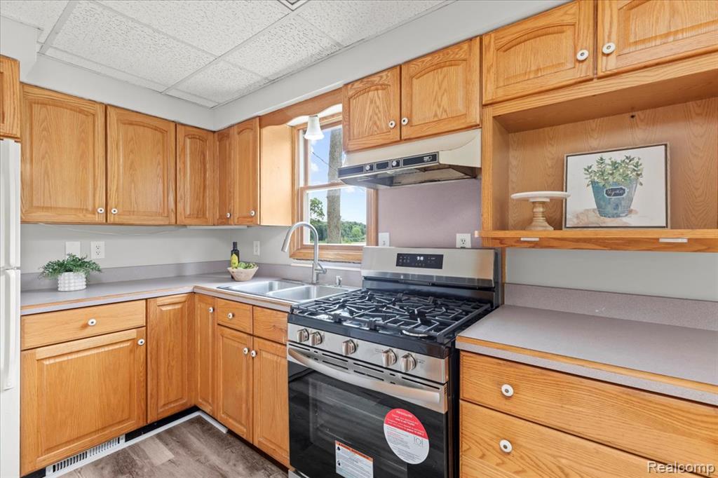 5246 Wayne Road White Lake, MI 48383 - Photo 22 of 63
