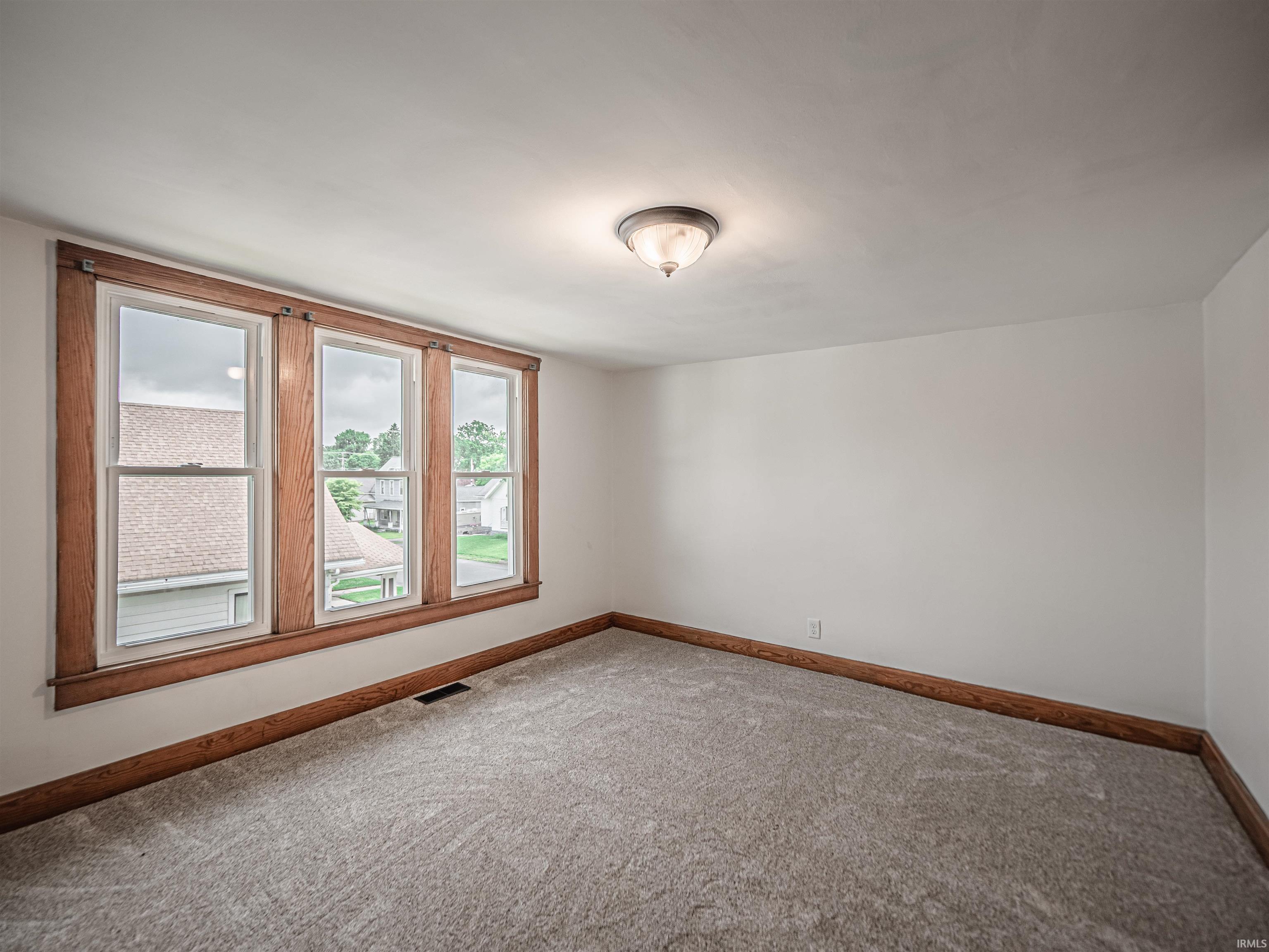 437 Mill Street Mount Vernon, IN 47620 - Photo 27 of 36