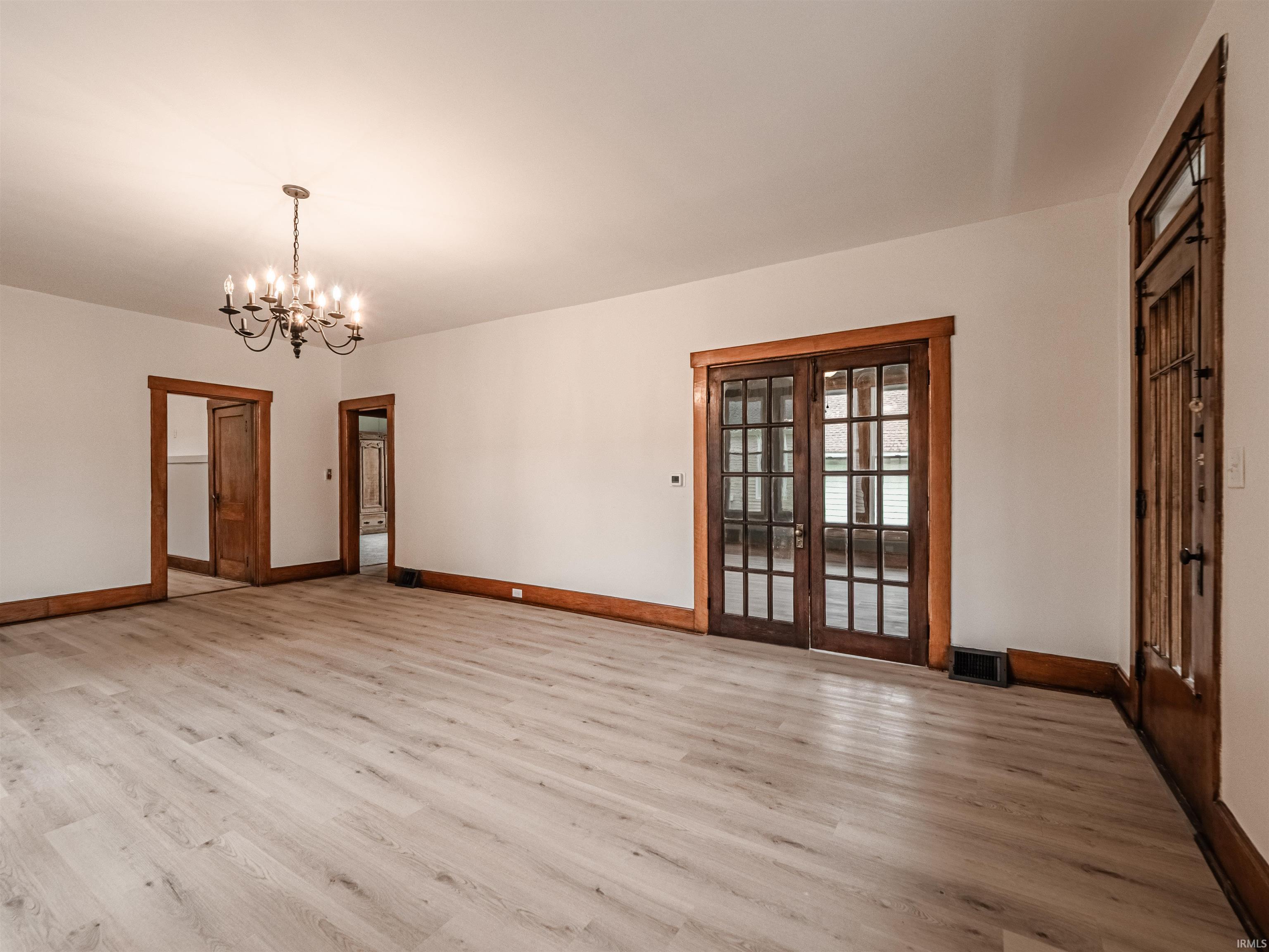 437 Mill Street Mount Vernon, IN 47620 - Photo 3 of 36