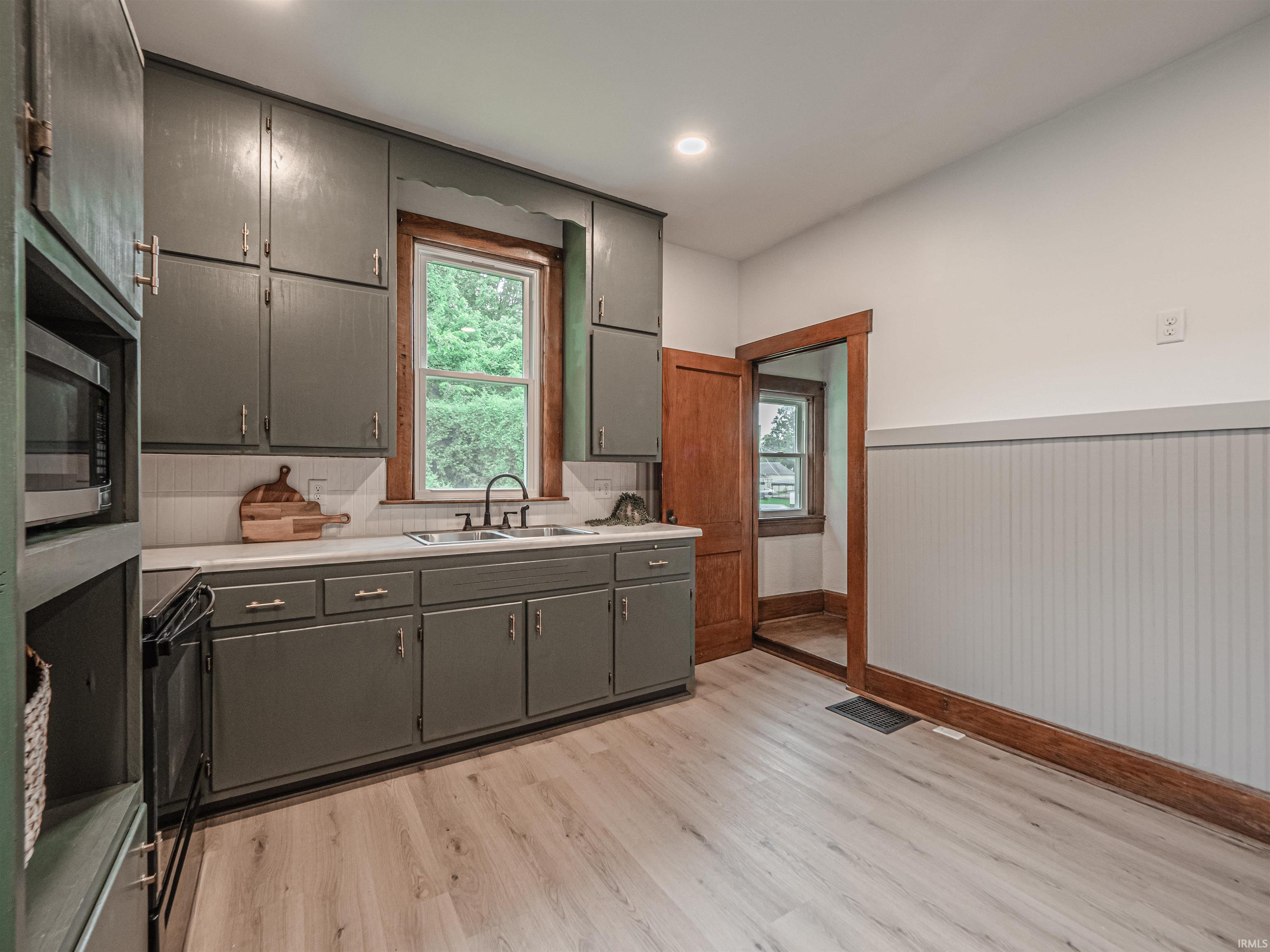 437 Mill Street Mount Vernon, IN 47620 - Photo 8 of 36