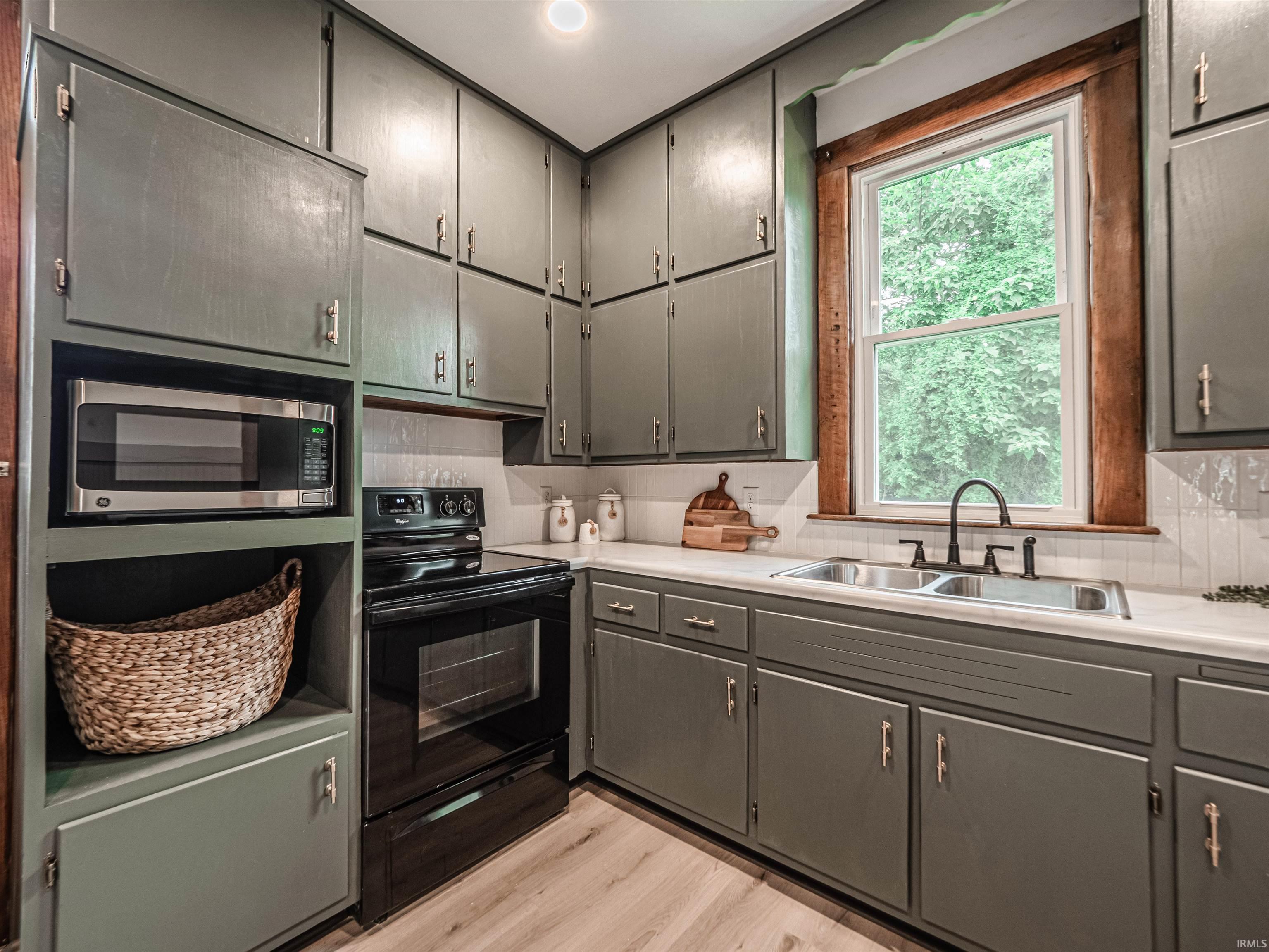 437 Mill Street Mount Vernon, IN 47620 - Photo 9 of 36