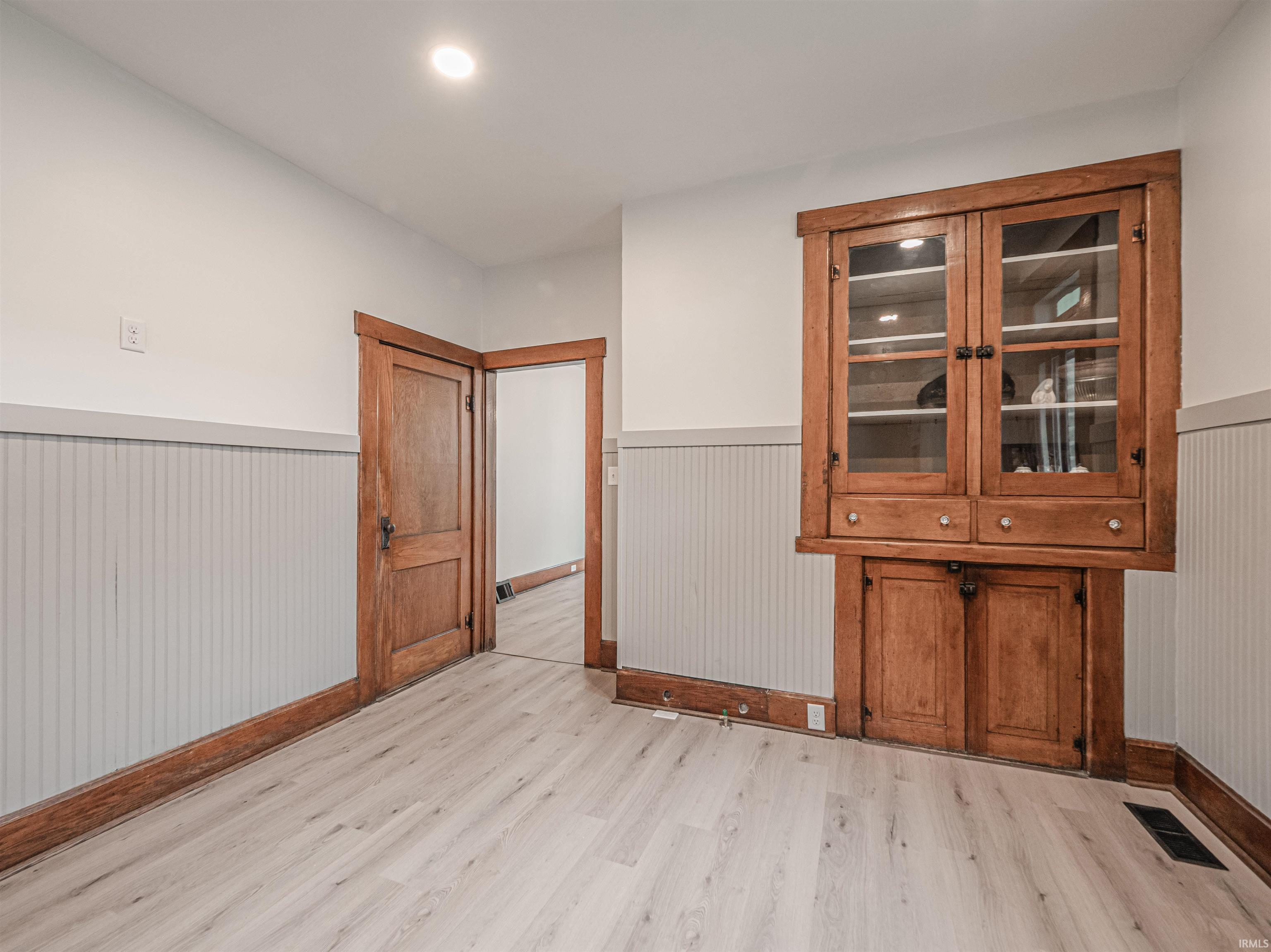 437 Mill Street Mount Vernon, IN 47620 - Photo 10 of 36