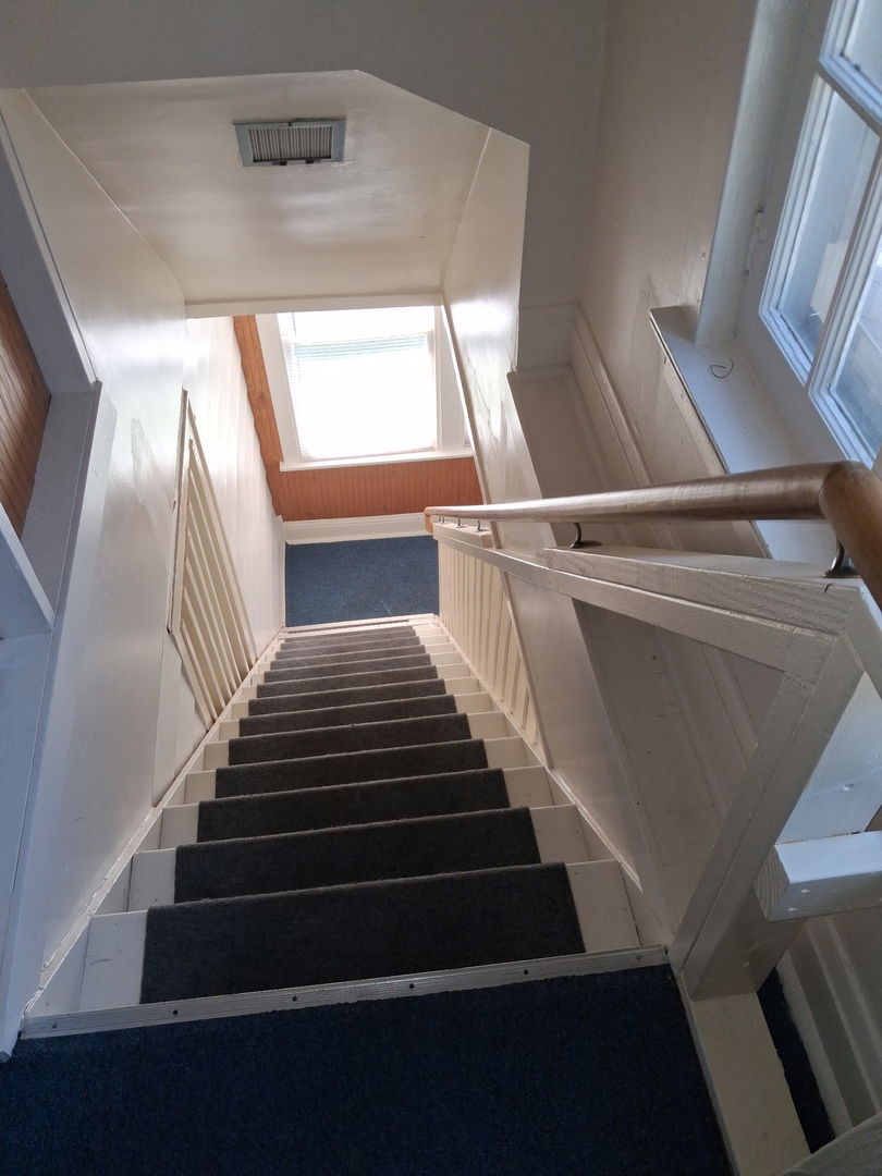 1353 Harding Avenue, Unit 3 Des Plaines, IL 60016 - Photo 3 of 14 a view of entryway