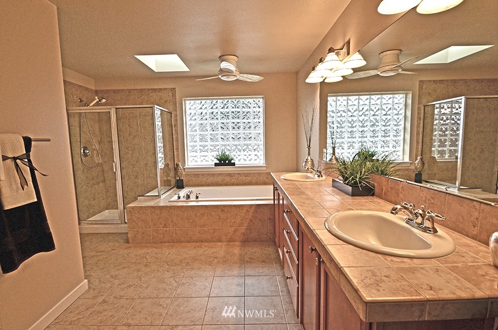 21620 41st Avenue Southeast Bothell, WA 98021 - Photo 7 of 14