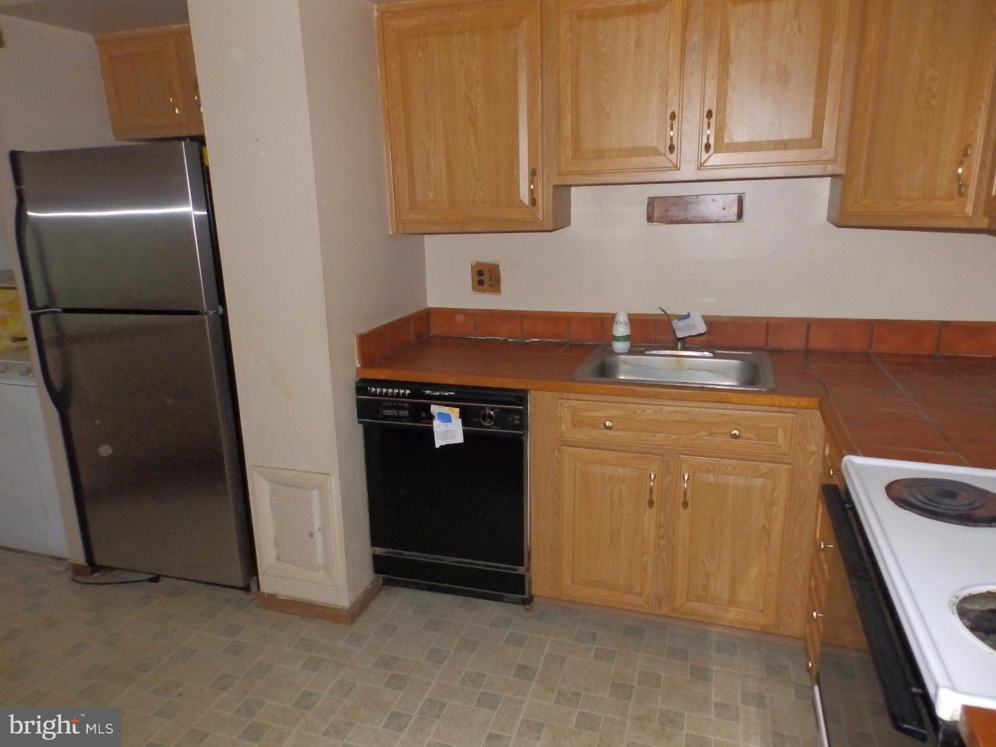 707 Timber Creek Road Lindenwold, NJ 08021 - Photo 12 of 18 Kitchen
