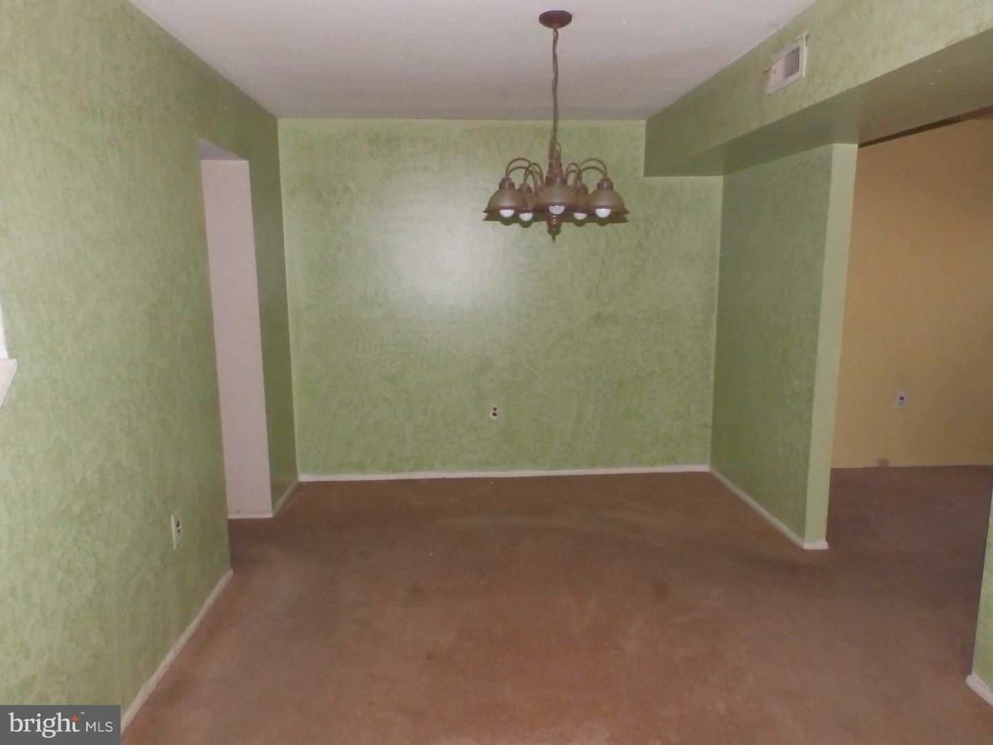 707 Timber Creek Road Lindenwold, NJ 08021 - Photo 7 of 18 Dining Room