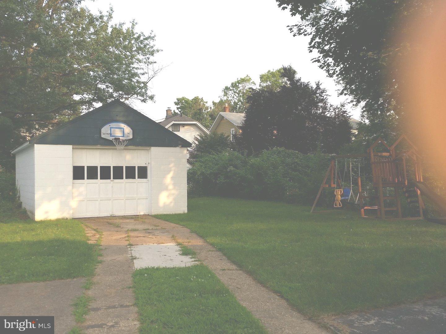 168 Carlisle Road Audubon, NJ 08106 - Photo 4 of 18 Garage