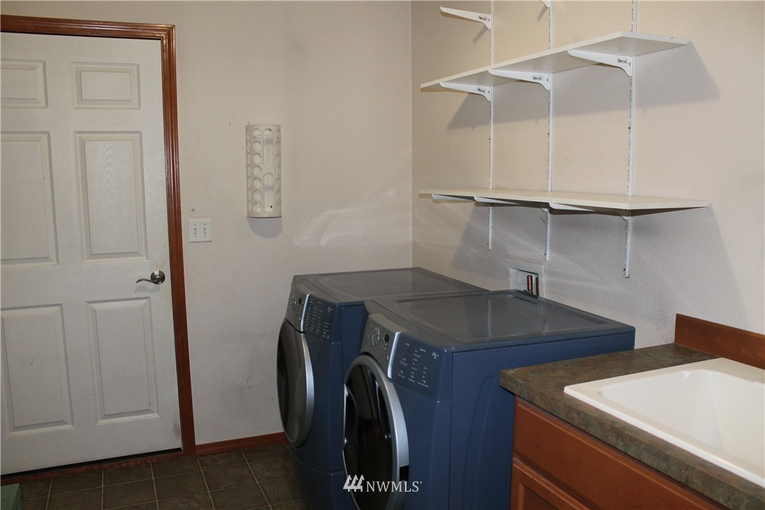 181 East Leffler Loop Road Grapeview, WA 98546 - Photo 10 of 23 Gallery Image 10
