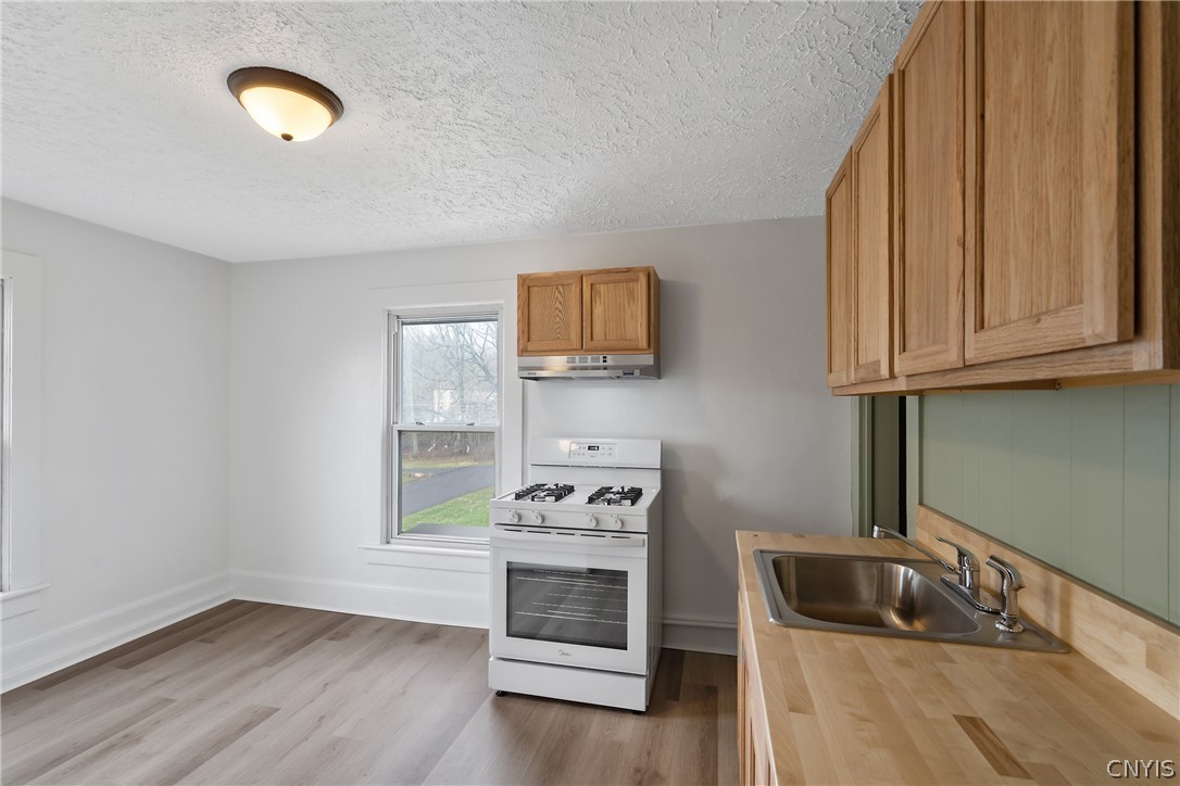 409 North 6th Street Fulton, NY 13069 - Photo 3 of 17