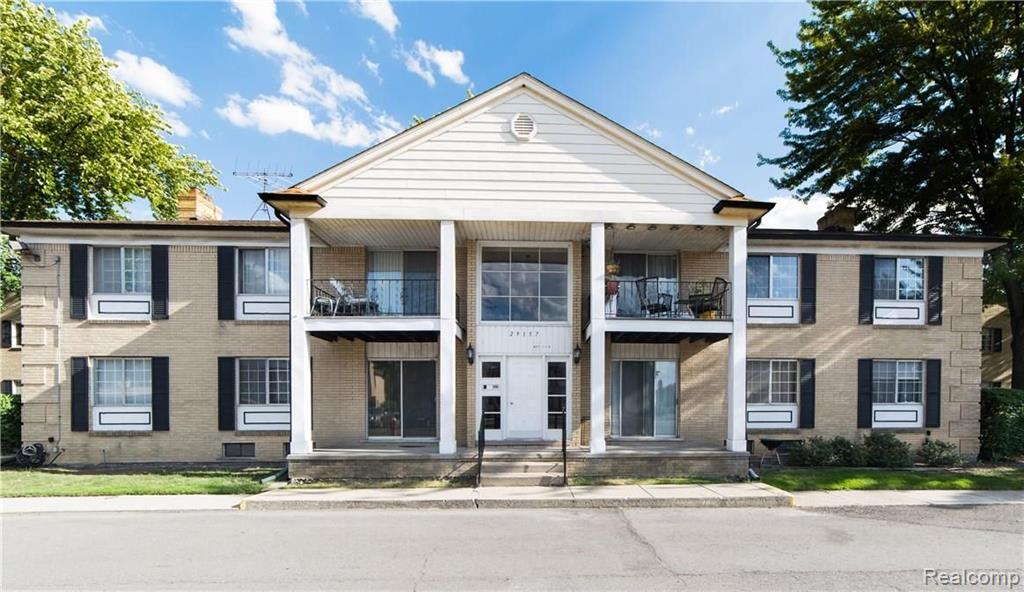 29157 Hayes Road Warren, MI 48088 - Photo 1 of 17
