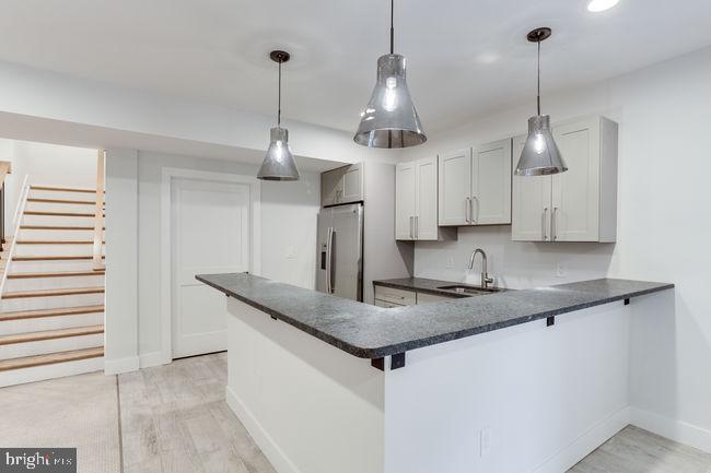 1943 Griffith Road Falls Church, VA 22043 - Photo 73 of 96 Wet bar