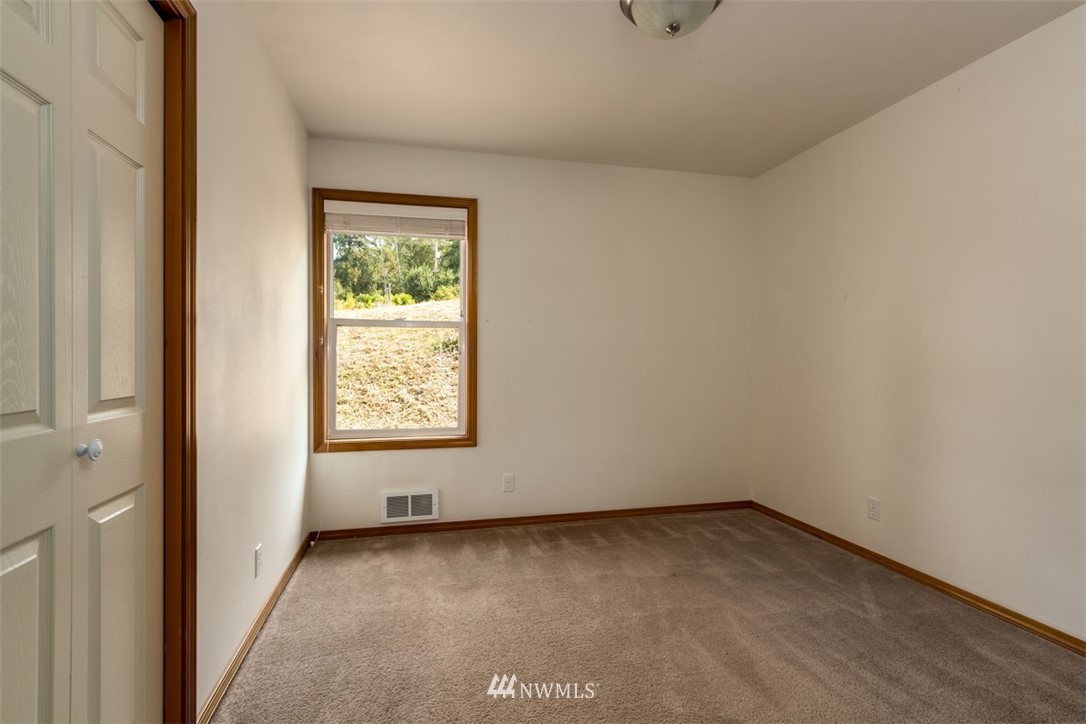 37401 Olympic View Road Northeast Hansville, WA 98340 - Photo 13 of 23 Gallery Image 13