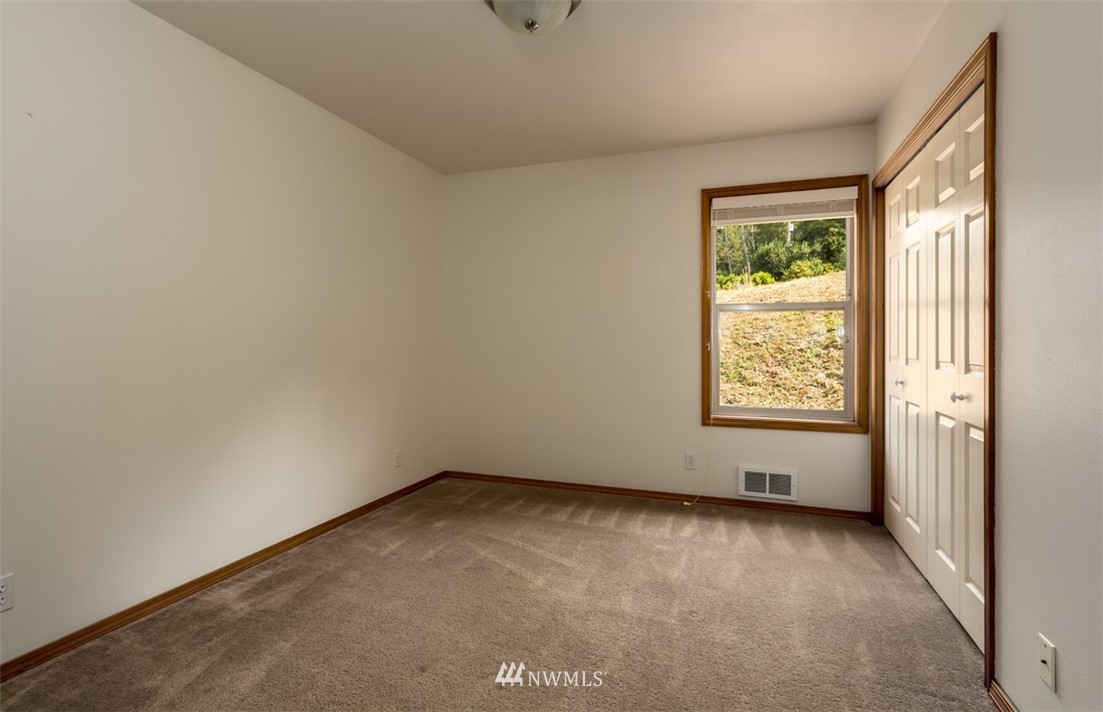 37401 Olympic View Road Northeast Hansville, WA 98340 - Photo 14 of 23 Gallery Image 14