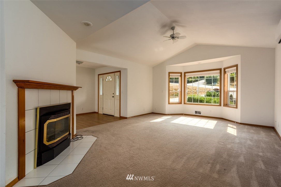 37401 Olympic View Road Northeast Hansville, WA 98340 - Photo 5 of 23 Gallery Image 5
