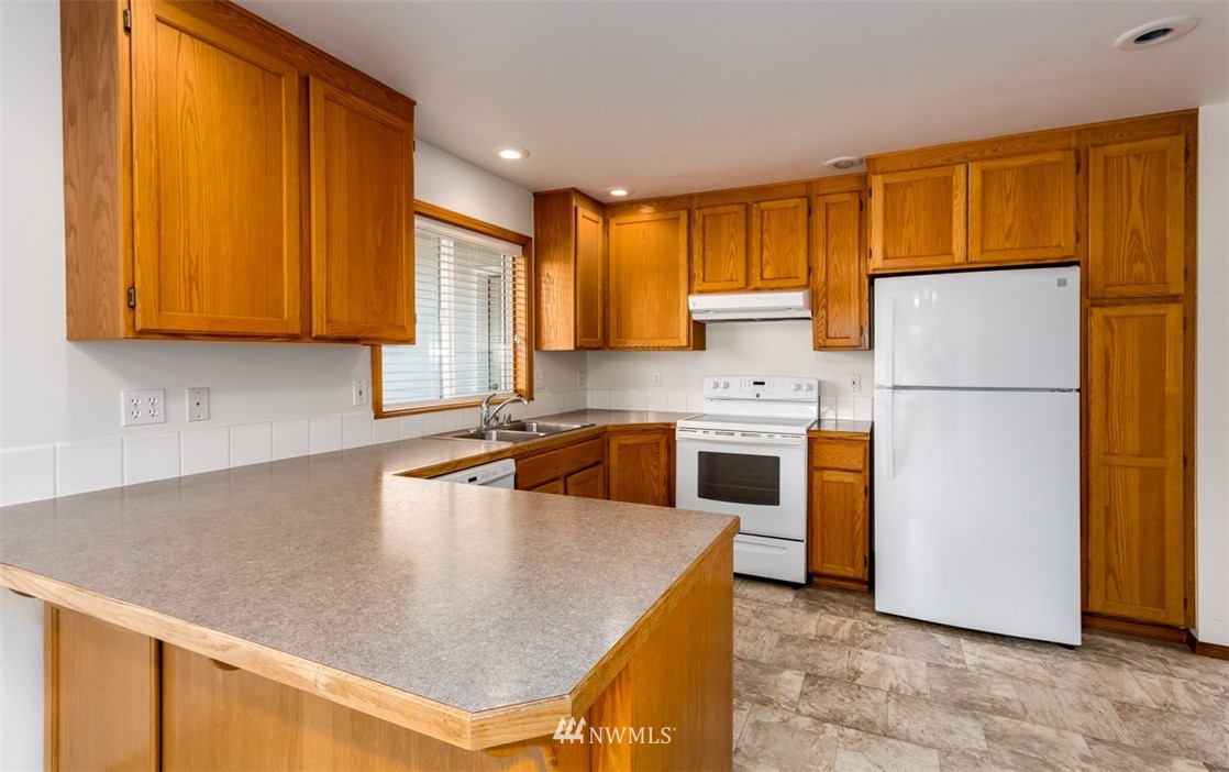 37401 Olympic View Road Northeast Hansville, WA 98340 - Photo 8 of 23 Gallery Image 8