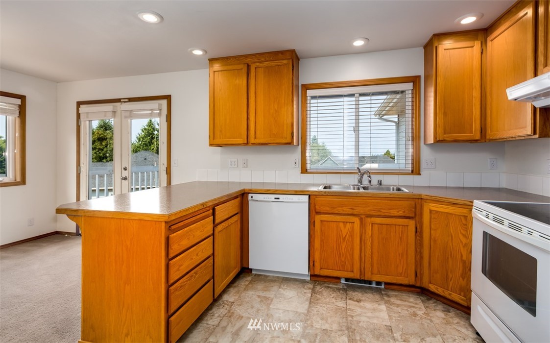 37401 Olympic View Road Northeast Hansville, WA 98340 - Photo 9 of 23 Gallery Image 9