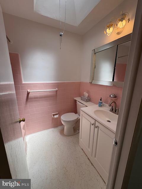 587 Wanamaker Road Jenkintown, PA 19046 - Photo 14 of 22 hall bath