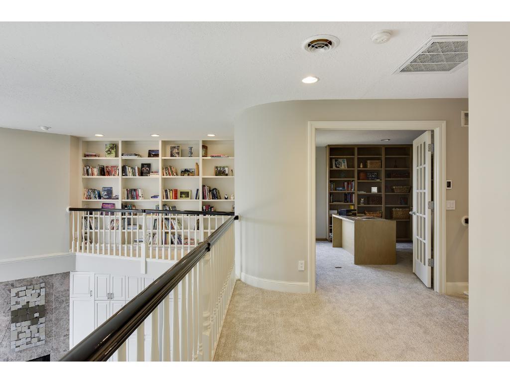 10537 Bluff Road Eden Prairie, MN 55347 - Photo 13 of 24