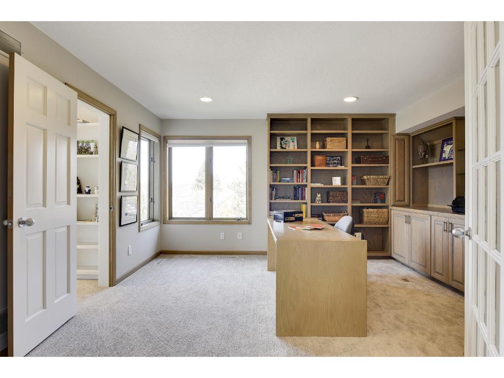 10537 Bluff Road Eden Prairie, MN 55347 - Photo 14 of 24