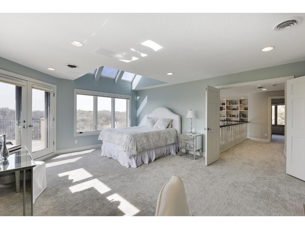 10537 Bluff Road Eden Prairie, MN 55347 - Photo 15 of 24