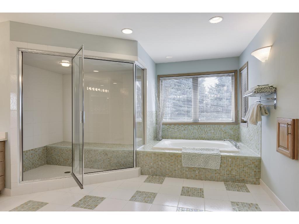 10537 Bluff Road Eden Prairie, MN 55347 - Photo 18 of 24