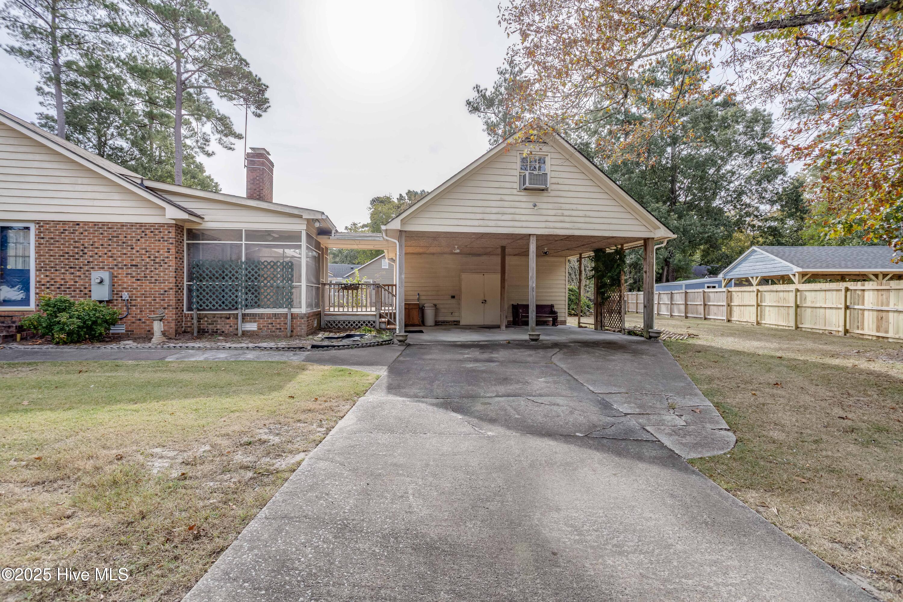 101 Sweetbriar Road Washington, NC 27889 - Photo 4 of 37 Paved Drive Way