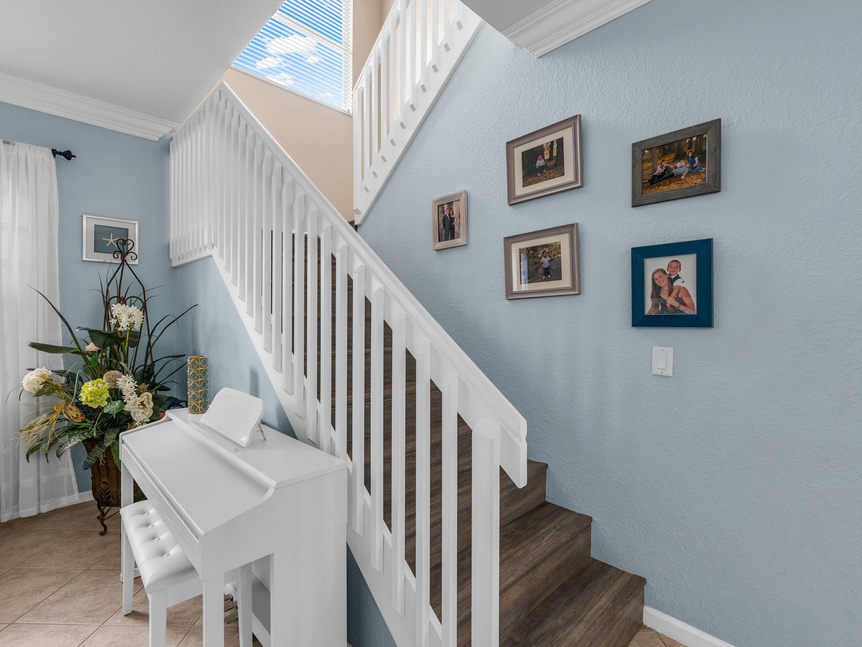7951 Red Mahogany Road Boynton Beach, FL 33437 - Photo 12 of 33 a view of entryway and hall