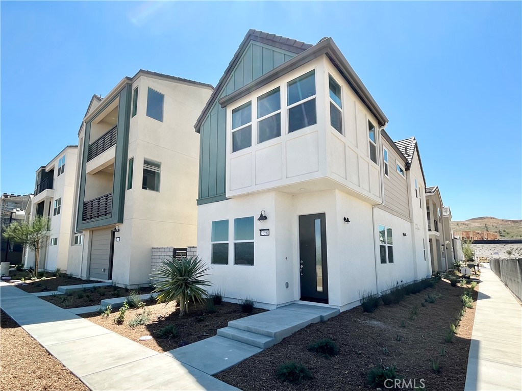 27391 Powder Ridge Court Valencia, CA 91381 - Photo 2 of 22 a front view of a house with windows