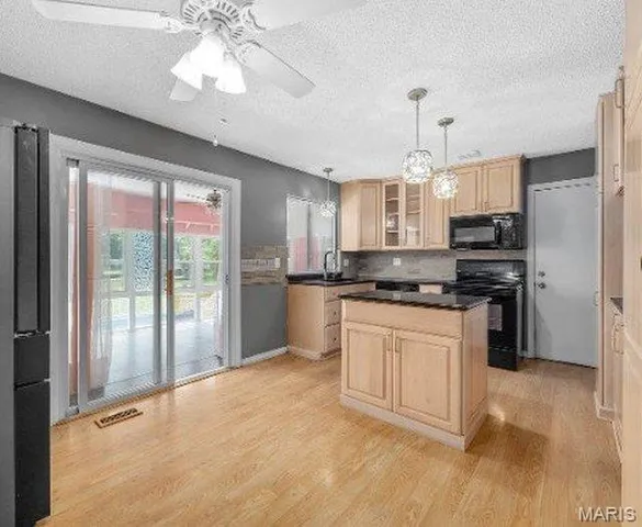 $279,500 | 55 Queens Drive, Florissant, MO 63034