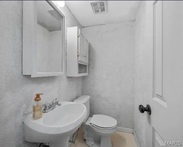 $279,500 | 55 Queens Drive, Florissant, MO 63034