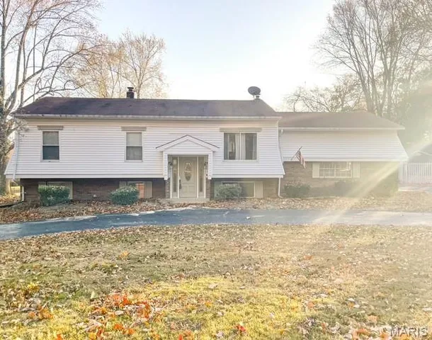 $279,500 | 55 Queens Drive, Florissant, MO 63034
