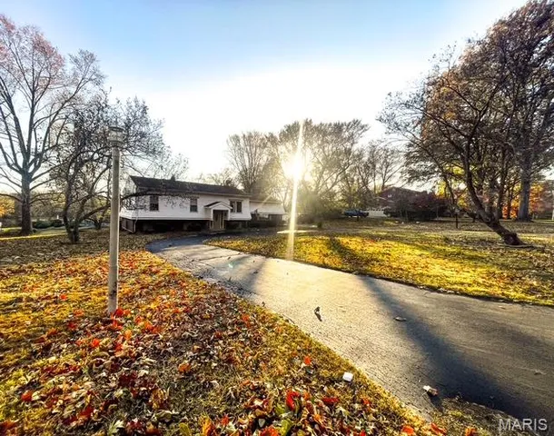 $279,500 | 55 Queens Drive, Florissant, MO 63034