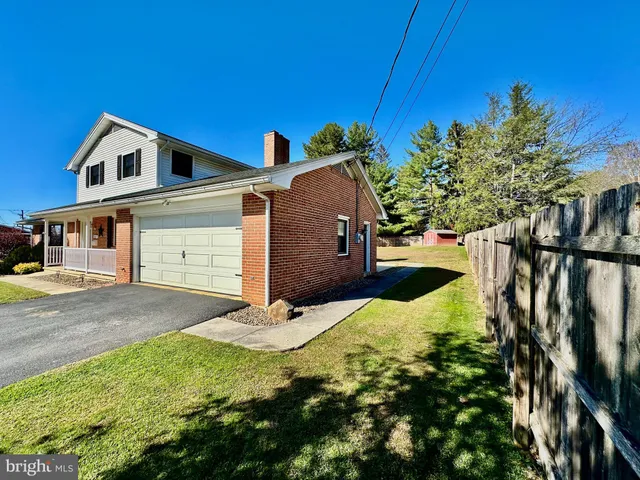 $389,999 | 977 York Street, Lebanon, PA 17042