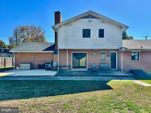 $389,999 | 977 York Street, Lebanon, PA 17042