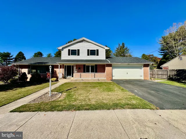 $389,999 | 977 York Street, Lebanon, PA 17042