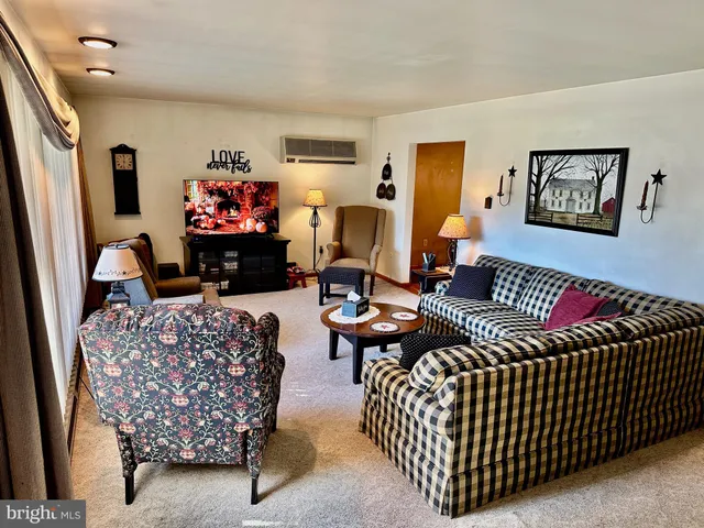 $389,999 | 977 York Street, Lebanon, PA 17042