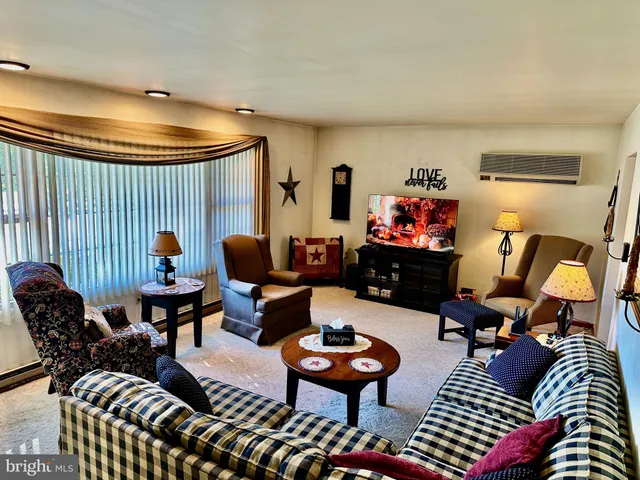 $389,999 | 977 York Street, Lebanon, PA 17042