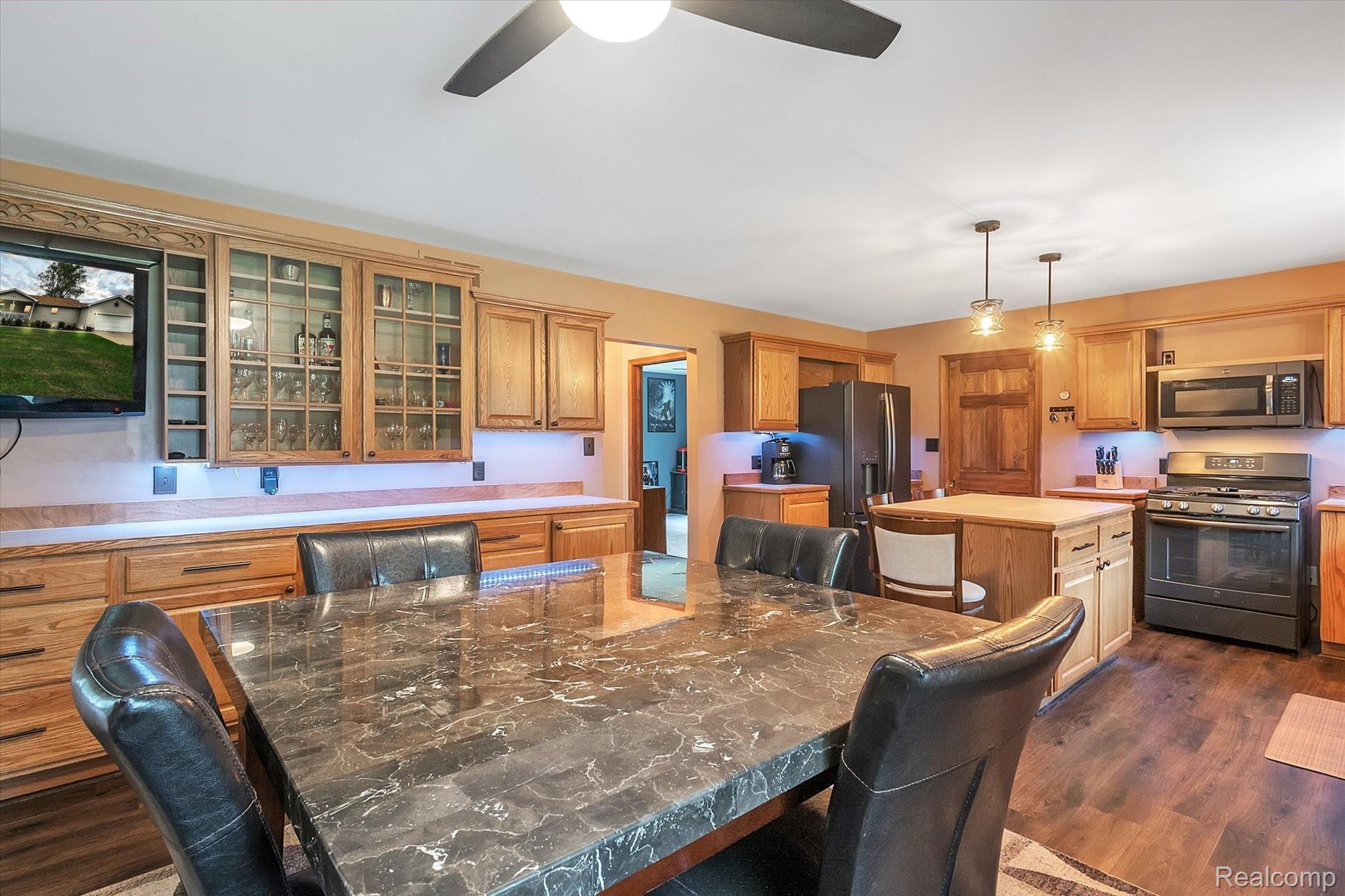 22115 Haggerty Road Belleville, MI 48111 - Photo 23 of 47 DINING ROOM ADJOINS KITCHEN