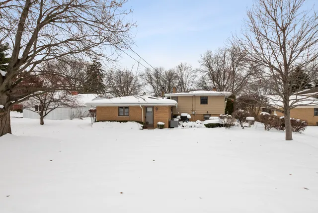 $525,000 | 9 Merry Court, Countryside, IL 60525
