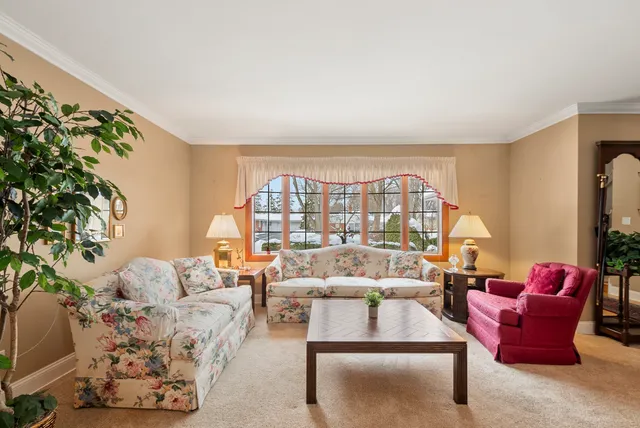 $525,000 | 9 Merry Court, Countryside, IL 60525