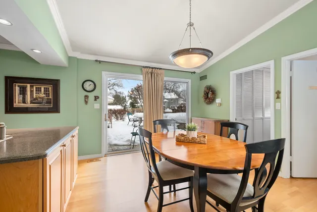 $525,000 | 9 Merry Court, Countryside, IL 60525